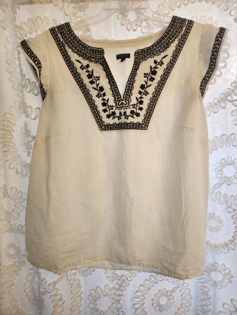 Women’s Plus White and black Talbots Embroidered Linen Cotton Tunic top 1X gauzy